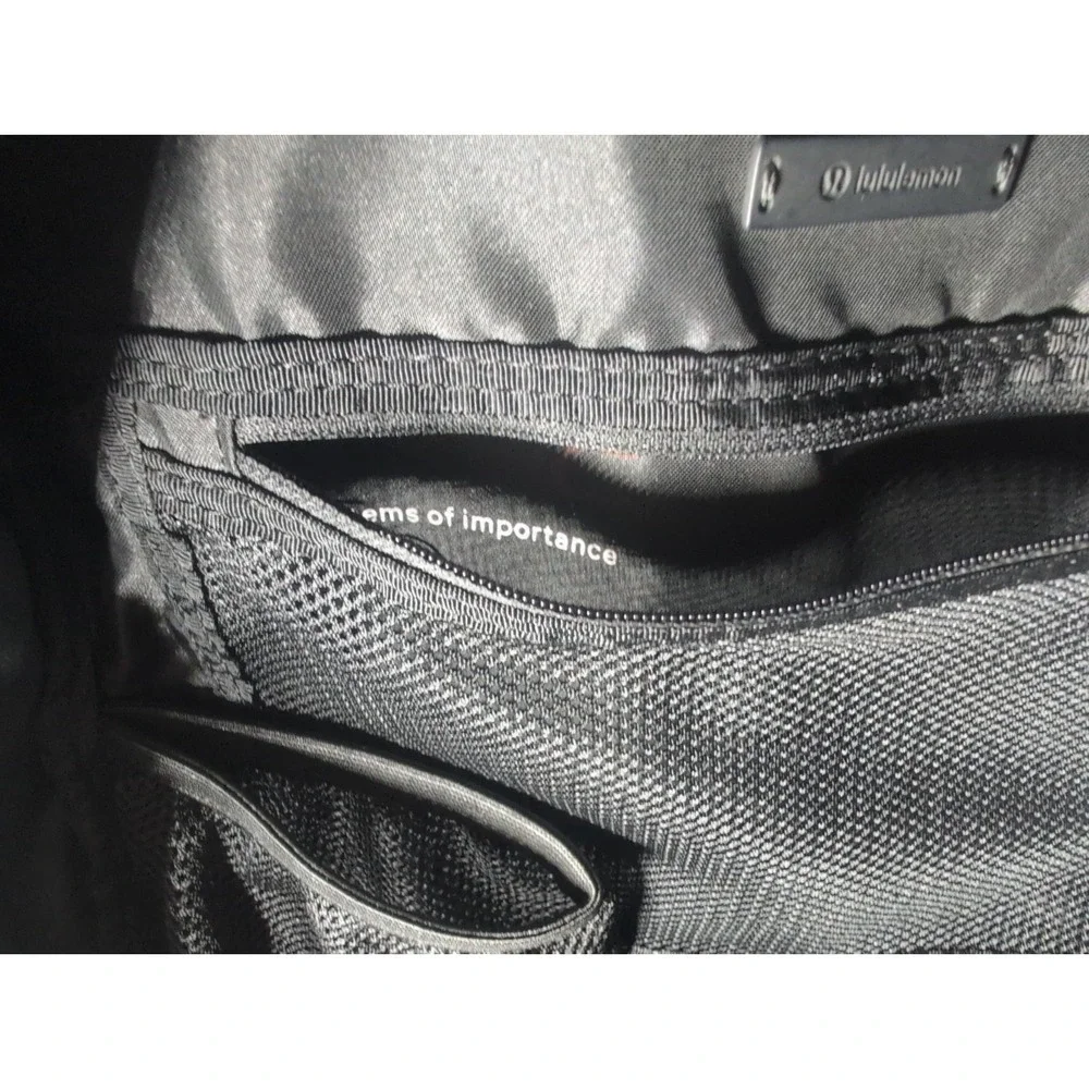 Lululemon Go Lightly Backpack Black Multi-pocket Water Repel Multi-Pocket